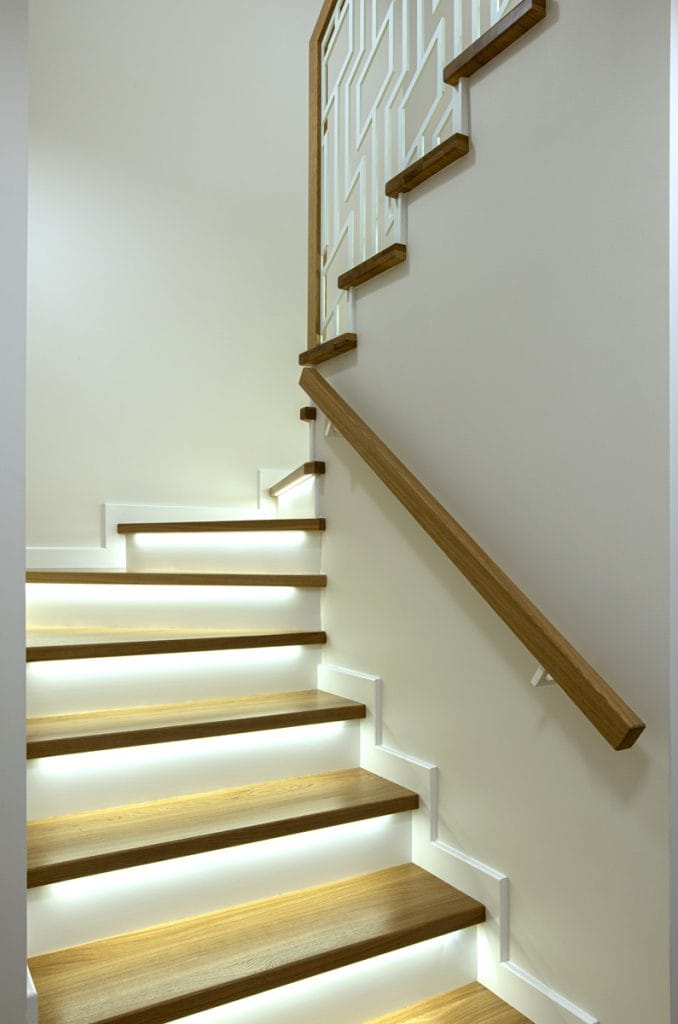 Dubleks Merdiven Modeli Duvar Küpeşteli